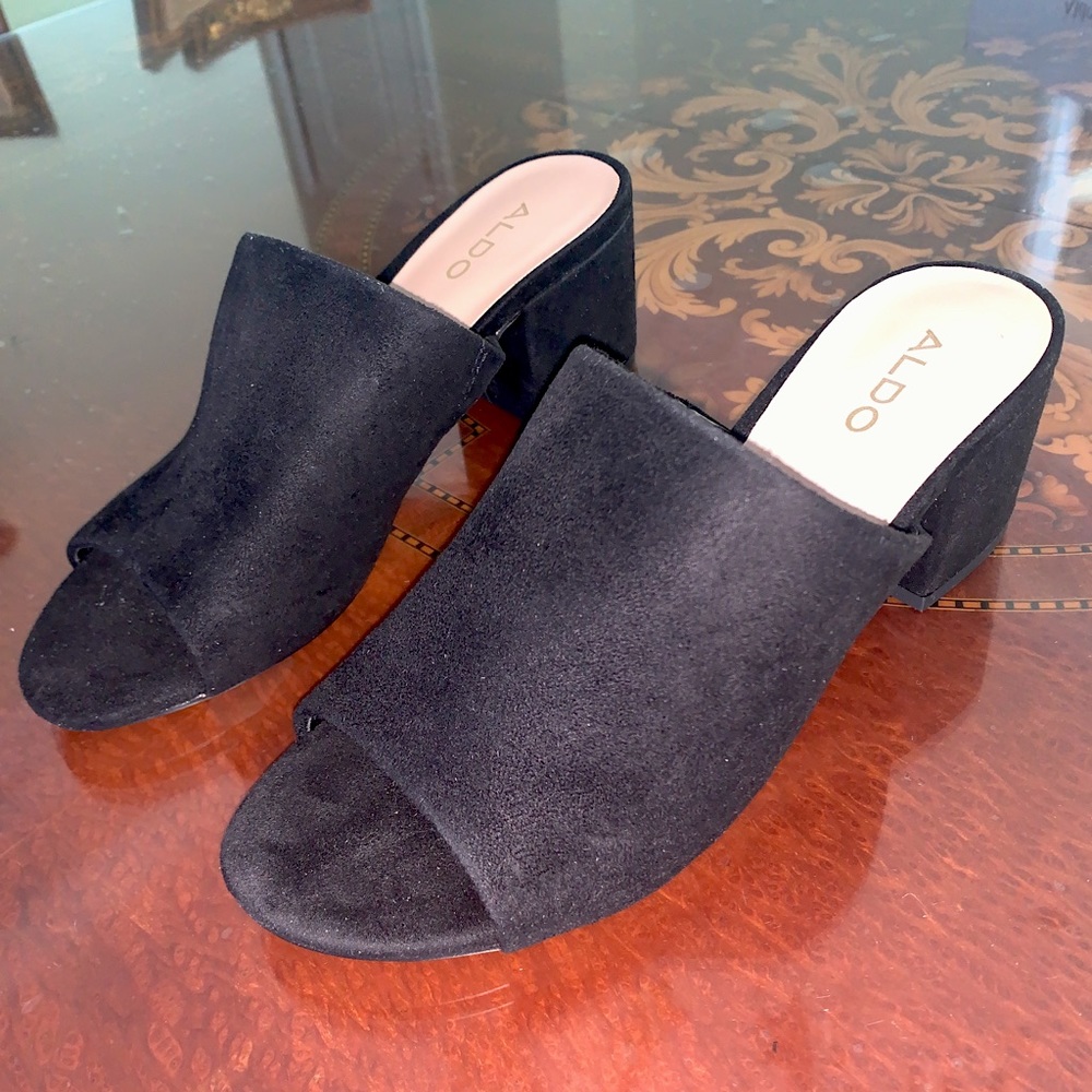 *BRAND NEW* Aldo Suede High Heel Sandal Block Heel